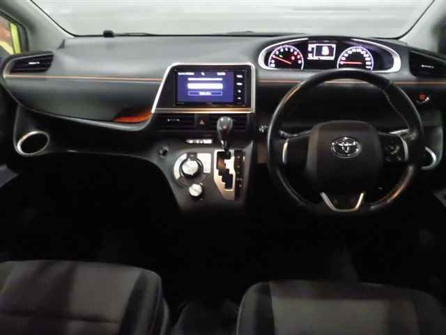2019 Toyota Sienta ファンベースG auction photo 3