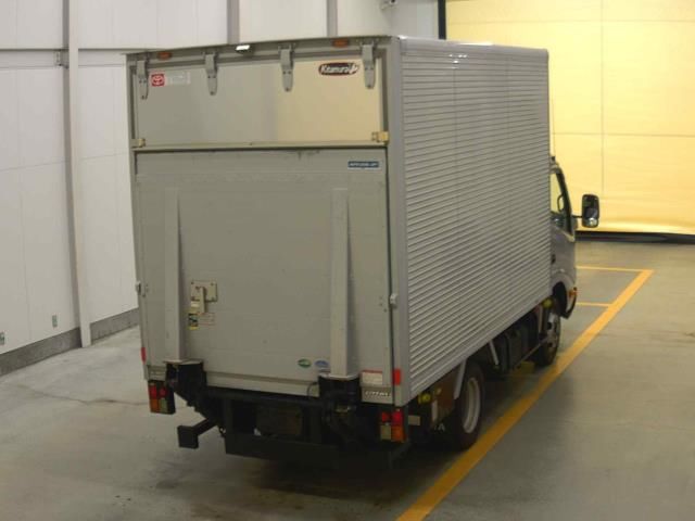 2019 Toyota Dyna Van auction photo 2