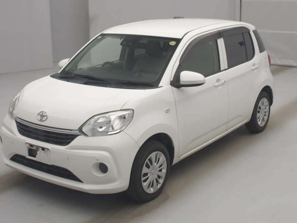 2019 Toyota Passo X LパッケージS 4WD Japan auction vehicle