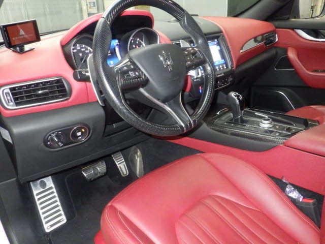 2017 Maserati マセラティ 4WD Levante auction photo 3
