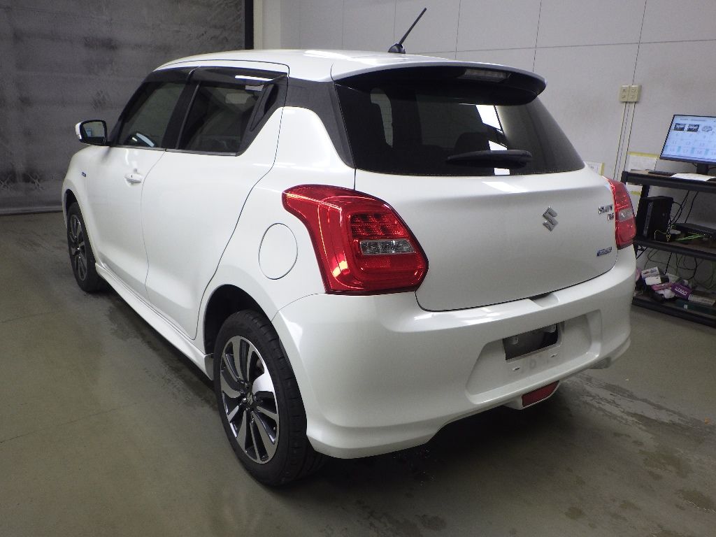 2017 Suzuki Swift 4WD Hybrid RS auction photo 5