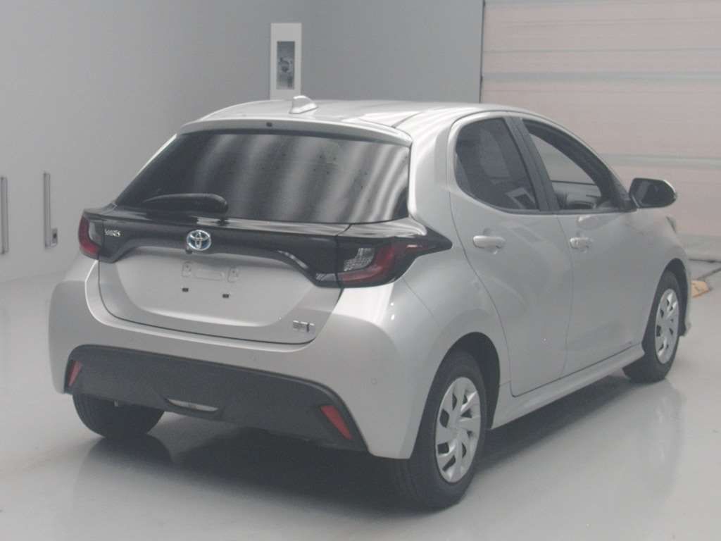 2021 Toyota Yaris Hybrid X auction photo 2