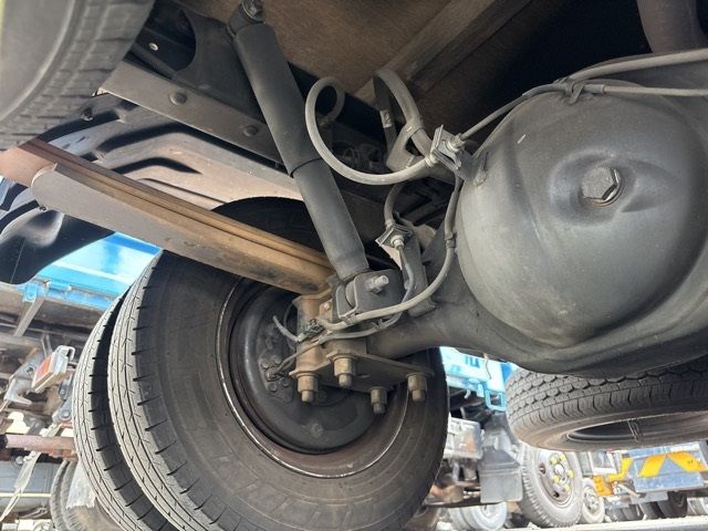 2011 Isuzu Elf Wキャブ auction photo 10
