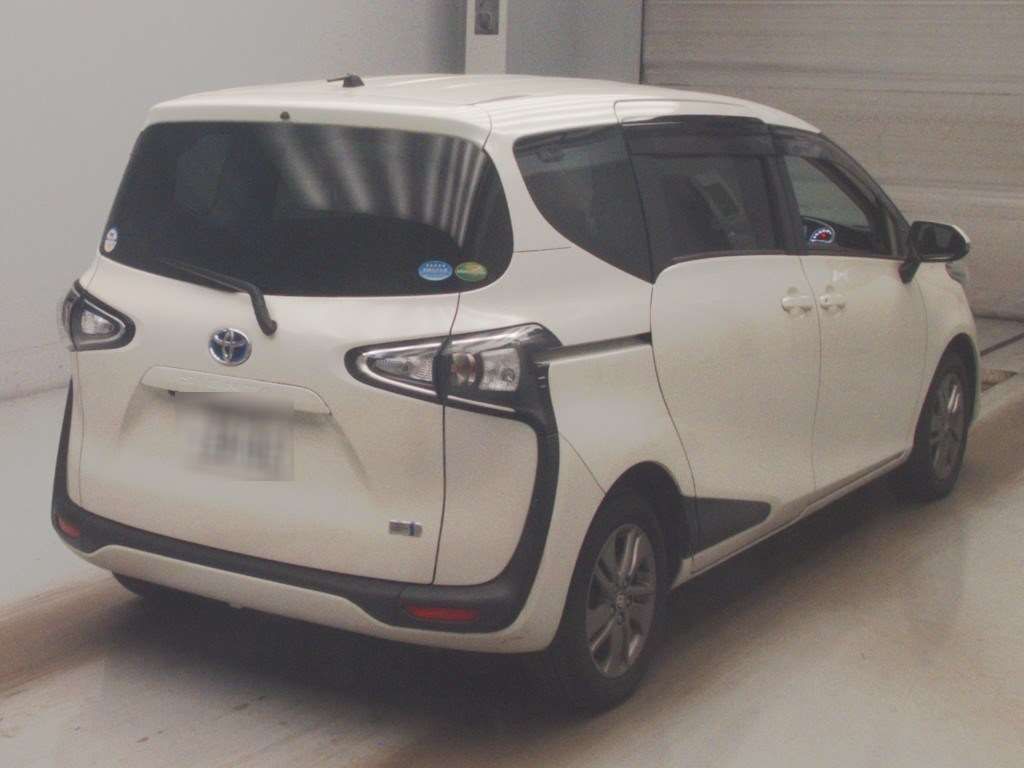 2021 Toyota Sienta ハイブリッドX auction photo 2