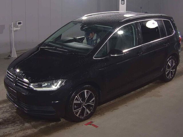 2025 Volkswagen ゴルフトゥーラン TSI Highline auction photo 4