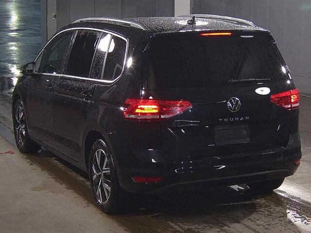 2025 Volkswagen ゴルフトゥーラン TSI Highline auction photo 2