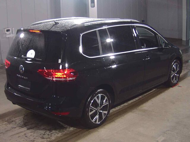 2025 Volkswagen ゴルフトゥーラン TSI Highline auction photo 5