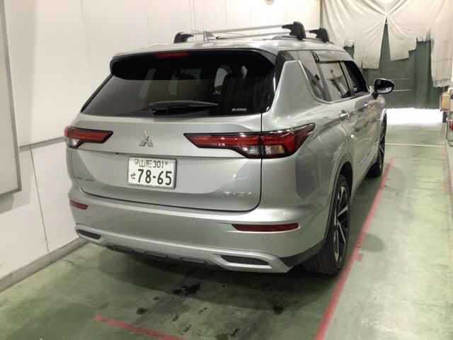 2022 Mitsubishi Outlander 4WD PHEV G auction photo 2