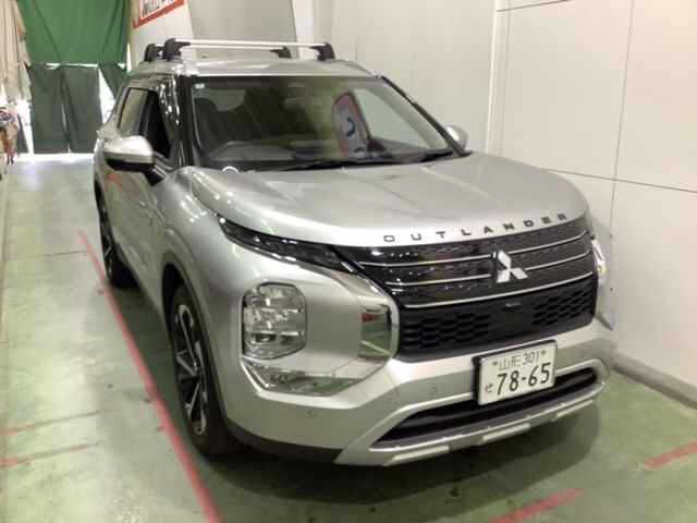 2022 Mitsubishi Outlander 4WD PHEV G Japan auction vehicle