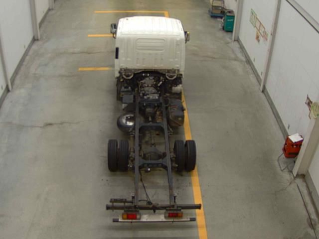 2016 Mazda タイタン chassis auction photo 3