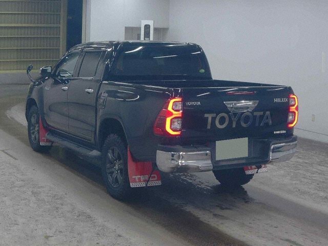 2021 Toyota Hilux Z 4WD auction photo 2