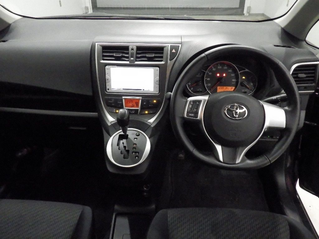 2014 Toyota Ractis G auction photo 3