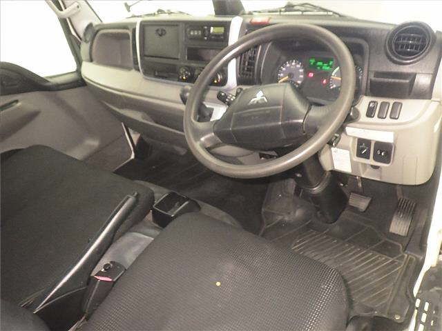 2019 Mitsubishi Fuso Canter Flat 2t auction photo 3