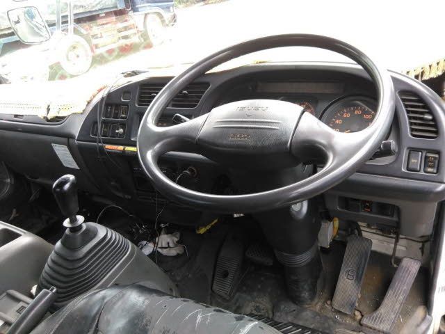2006 Isuzu フォワードT セキサイシャ クレーン 3ダンツ auction photo 3