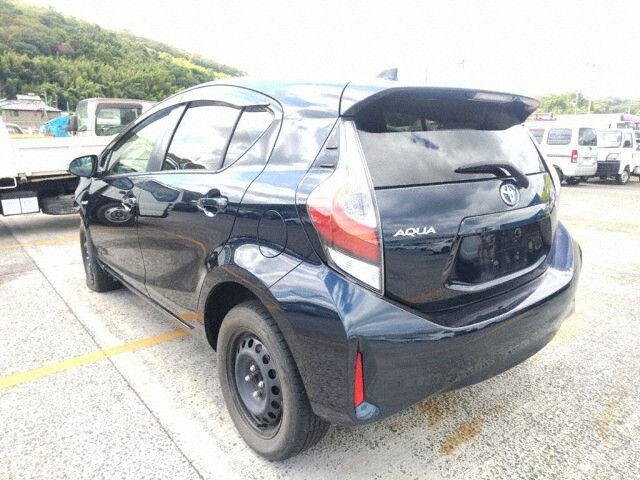 2018 Toyota Aqua G Soft Leather Select auction photo 2