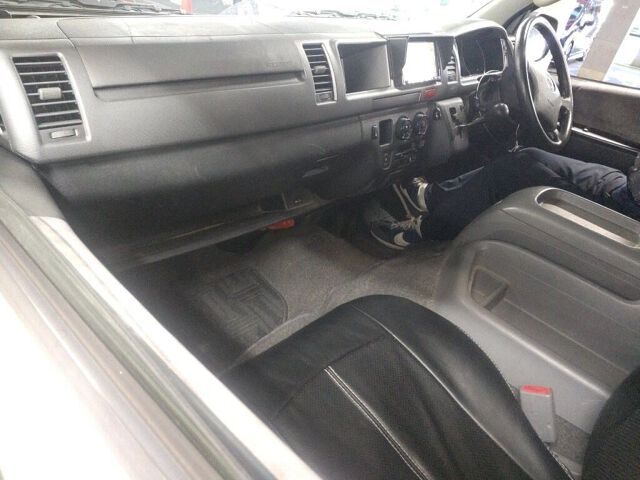 2007 Toyota Hiace GL 4WD auction photo 3