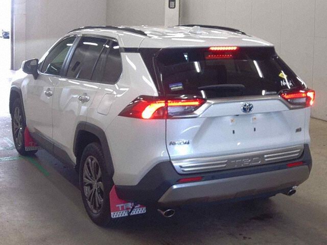 2024 Toyota RAV4 Hybrid G ​​4WD auction photo 2