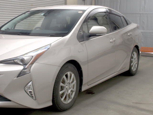 2016 Toyota Prius S auction photo 4