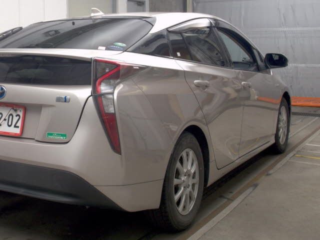 2016 Toyota Prius S auction photo 5