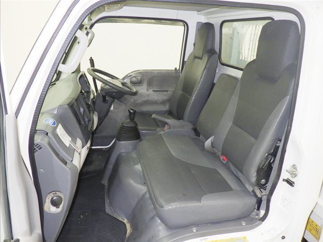2010 Isuzu Elf dump auction photo 8