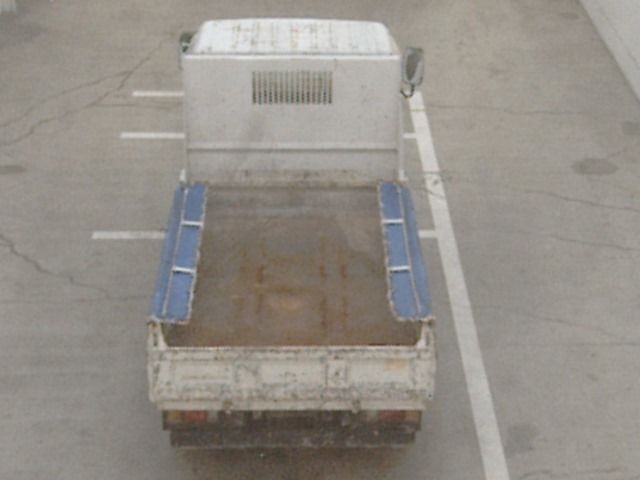 2010 Isuzu Elf dump auction photo 3