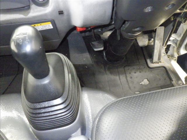 2010 Isuzu Elf dump auction photo 7