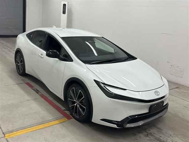 2025 Toyota Prius Z Japan auction vehicle