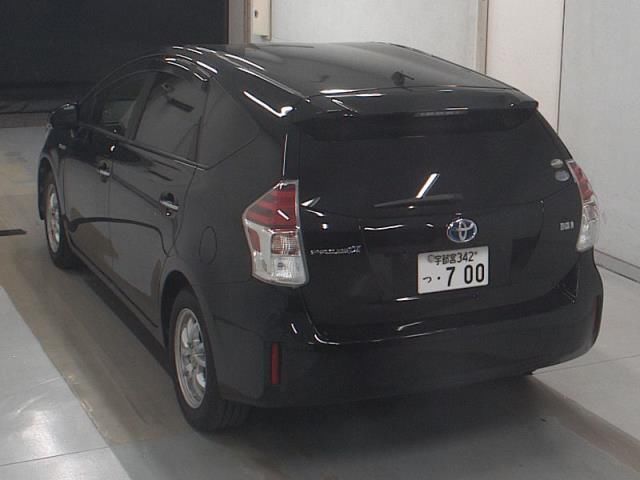 2019 Toyota Prius Alpha Sチューンブラック II auction photo 2