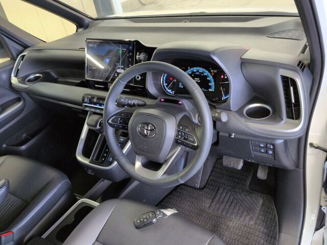 2025 Toyota Noah Hybrid S-Z auction photo 3