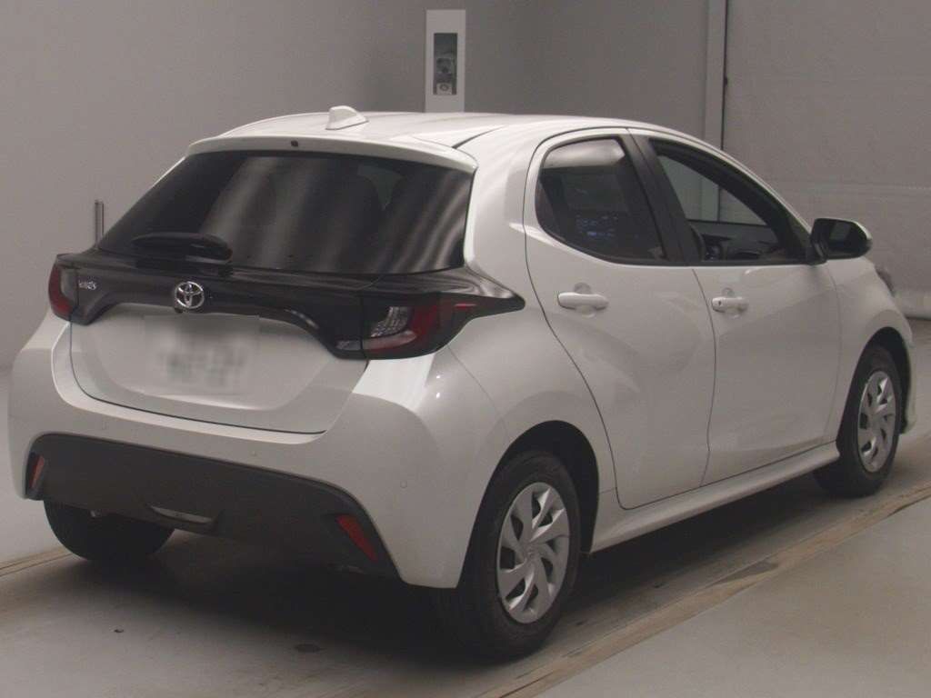 2023 Toyota Yaris G auction photo 2