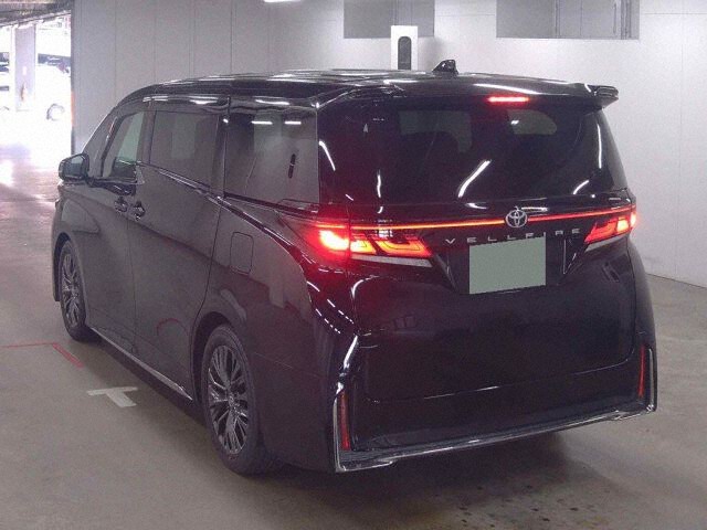 2025 Toyota Vellfire Z Premier 4WD auction photo 2