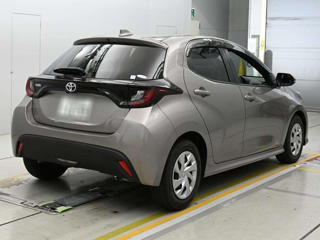 2022 Toyota Yaris X auction photo 2