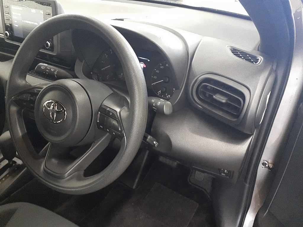 2022 Toyota Yaris X auction photo 9
