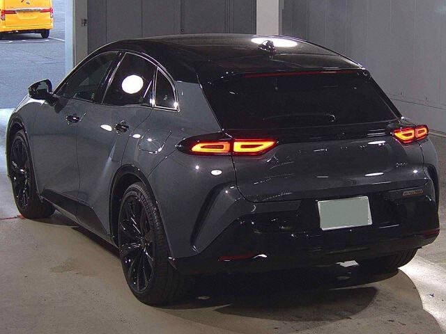 2023 Toyota Crown Sport スポーツZ(HEV) 4WD auction photo 2