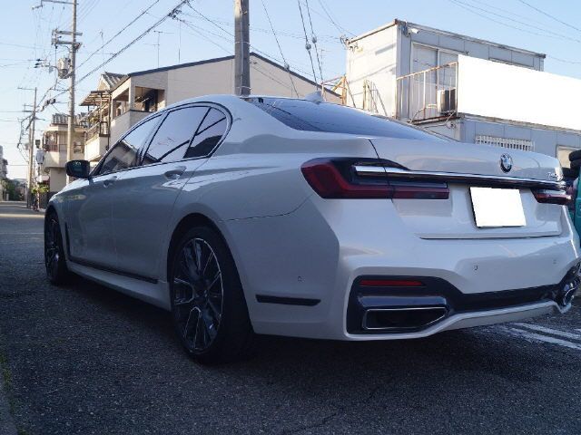 2021 BMW 7 Series 745E M Sport Edition auction photo 2
