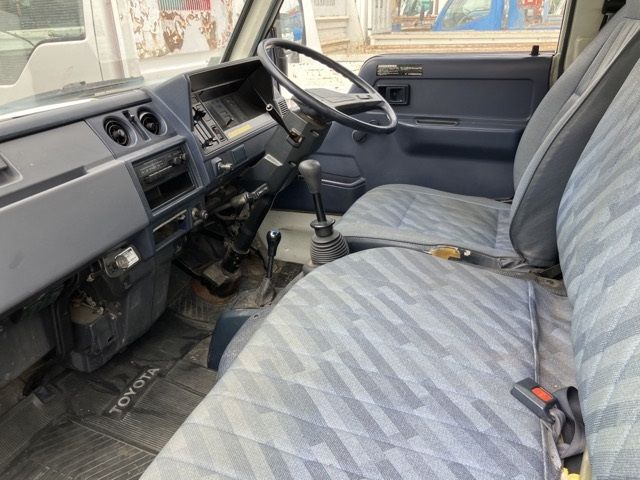 1990 Toyota Hiace Hira auction photo 5