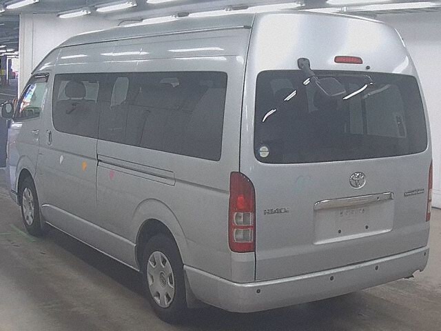 2007 Toyota Hiace グランドキャビン auction photo 2