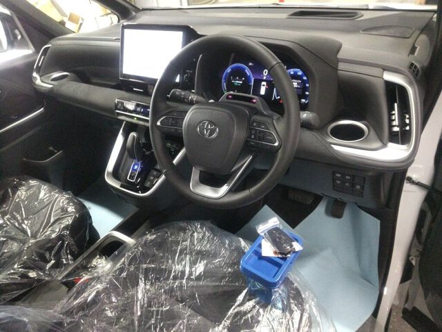 2026 Toyota Voxy HV S-Z カイテキP auction photo 3