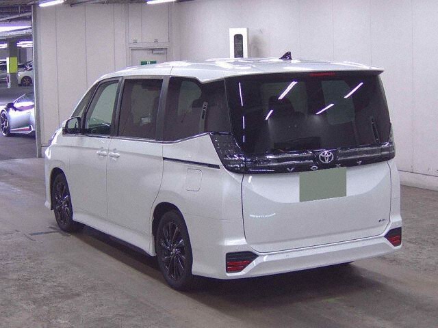2026 Toyota Voxy HV S-Z カイテキP auction photo 2