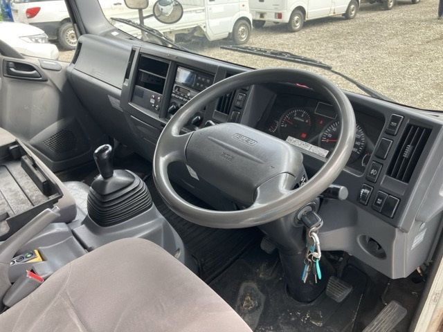 2013 Isuzu Elf Refrigerated Light-Up-Converting Gate auction photo 5
