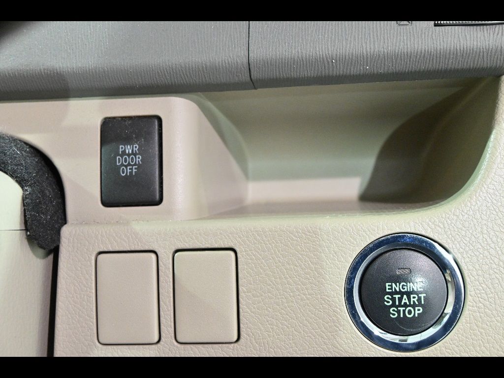 2010 Toyota Noah S G Edition auction photo 9