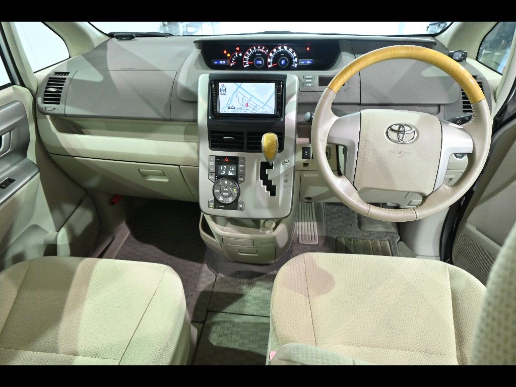 2010 Toyota Noah S G Edition auction photo 3