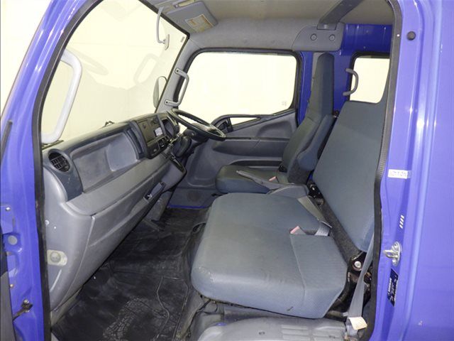 2016 Mitsubishi Fuso Canter Double cab auction photo 8
