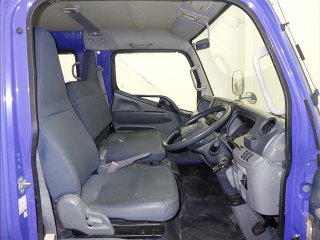 2016 Mitsubishi Fuso Canter Double cab auction photo 5