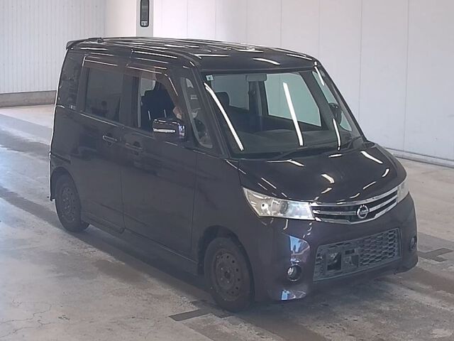 2010 Nissan Roox ハイウェイスター Japan auction vehicle