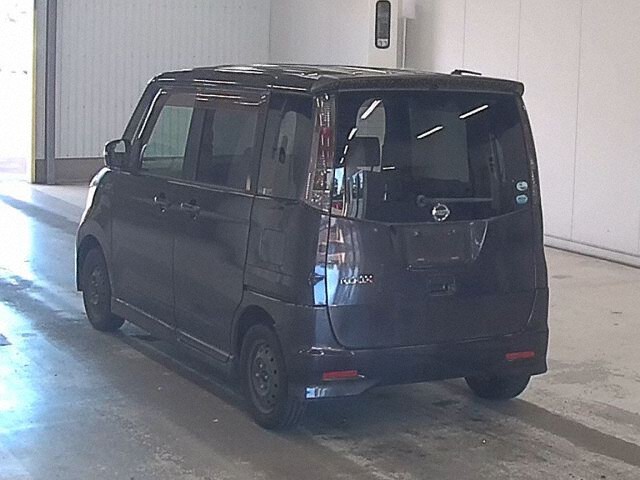 2010 Nissan Roox ハイウェイスター auction photo 2