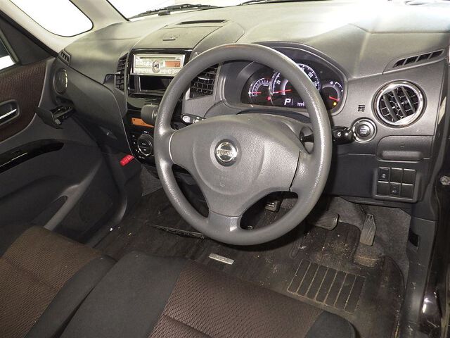 2010 Nissan Roox ハイウェイスター auction photo 3