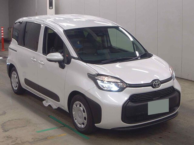 Japan Auction Vehicles 8 2026 Toyota Sienta Hybrid G auction photo