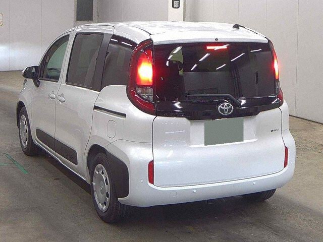 2026 Toyota Sienta Hybrid G auction photo 2