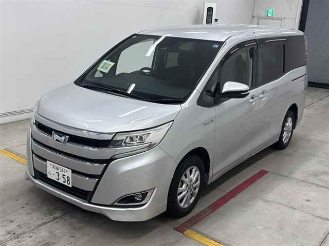 2019 Toyota Noah ハイブリッドG auction photo 4